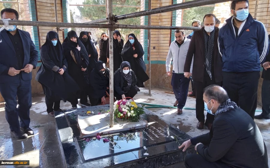 دردومین سالگرد شهادت سردار سلیمانی برگزار شد:
دیدار مروجین فرهنگ ایثار و شهادت سازمان مرکزی دانشگاه فرهنگیان از گلزار شهدای کرمان 3