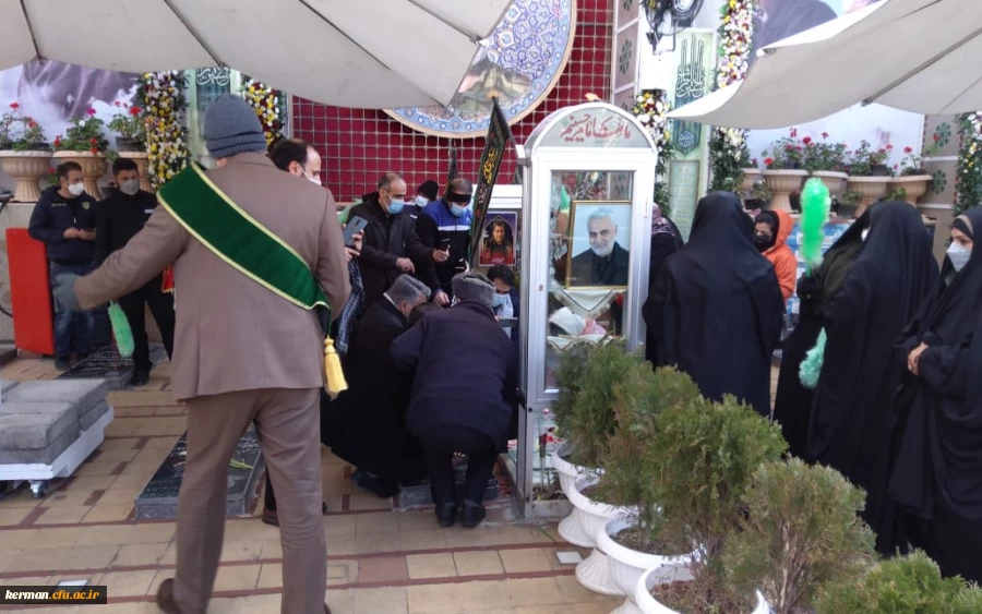 دردومین سالگرد شهادت سردار سلیمانی برگزار شد:
دیدار مروجین فرهنگ ایثار و شهادت سازمان مرکزی دانشگاه فرهنگیان از گلزار شهدای کرمان 3