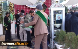 دردومین سالگرد شهادت سردار سلیمانی برگزار شد:
دیدار مروجین فرهنگ ایثار و شهادت سازمان مرکزی دانشگاه فرهنگیان از گلزار شهدای کرمان 3