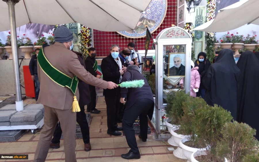 دردومین سالگرد شهادت سردار سلیمانی برگزار شد:
دیدار مروجین فرهنگ ایثار و شهادت سازمان مرکزی دانشگاه فرهنگیان از گلزار شهدای کرمان 3