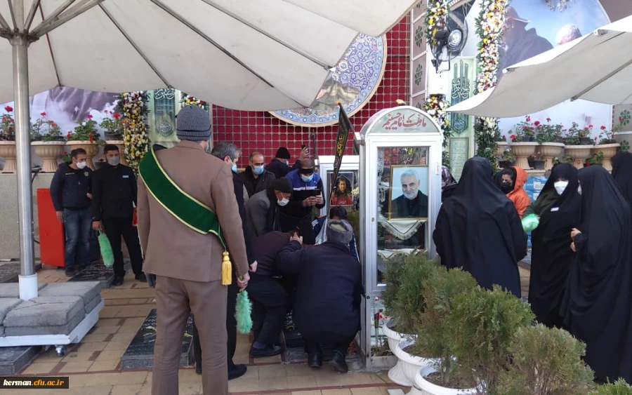 دردومین سالگرد شهادت سردار سلیمانی برگزار شد:
دیدار مروجین فرهنگ ایثار و شهادت سازمان مرکزی دانشگاه فرهنگیان از گلزار شهدای کرمان 3