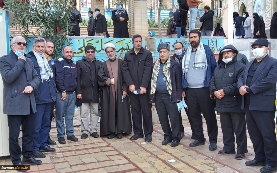 دردومین سالگرد شهادت سردار سلیمانی برگزار شد:
دیدار مروجین فرهنگ ایثار و شهادت سازمان مرکزی دانشگاه فرهنگیان از گلزار شهدای کرمان 3