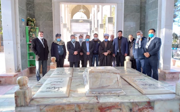 دردومین سالگرد شهادت سردار سلیمانی برگزار شد:
دیدار مروجین فرهنگ ایثار و شهادت سازمان مرکزی دانشگاه فرهنگیان از گلزار شهدای کرمان 3