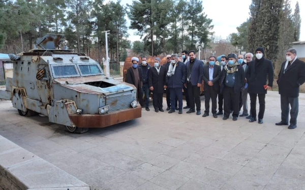 دردومین سالگرد شهادت سردار سلیمانی برگزار شد:
دیدار مروجین فرهنگ ایثار و شهادت سازمان مرکزی دانشگاه فرهنگیان از گلزار شهدای کرمان 3