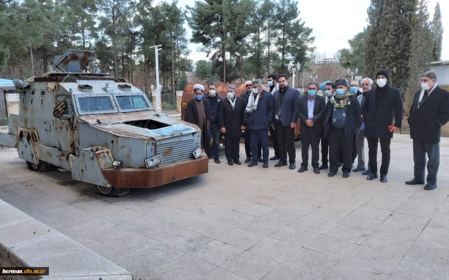 دردومین سالگرد شهادت سردار سلیمانی برگزار شد:
دیدار مروجین فرهنگ ایثار و شهادت سازمان مرکزی دانشگاه فرهنگیان از گلزار شهدای کرمان 3