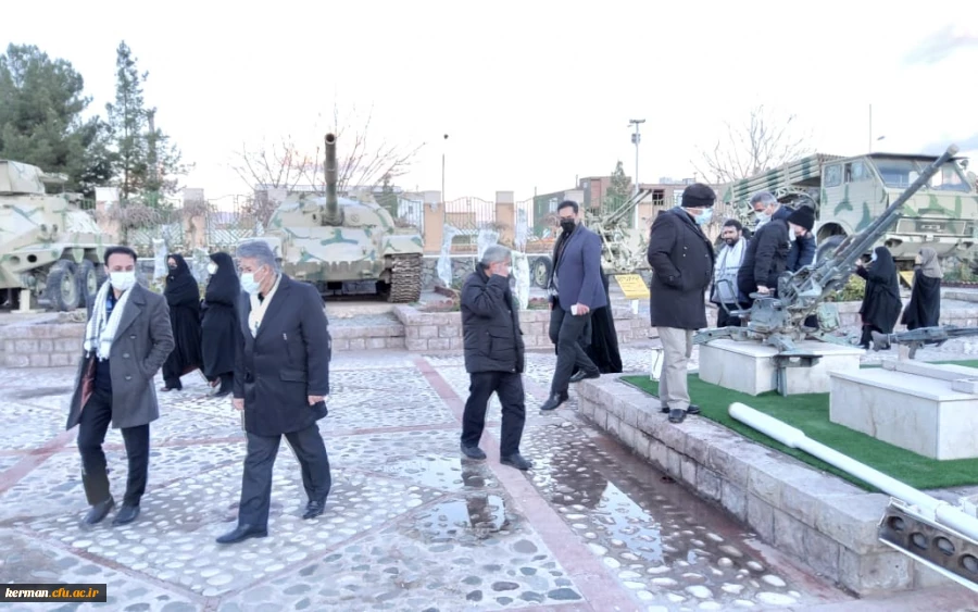 دردومین سالگرد شهادت سردار سلیمانی برگزار شد:
دیدار مروجین فرهنگ ایثار و شهادت سازمان مرکزی دانشگاه فرهنگیان از گلزار شهدای کرمان 3