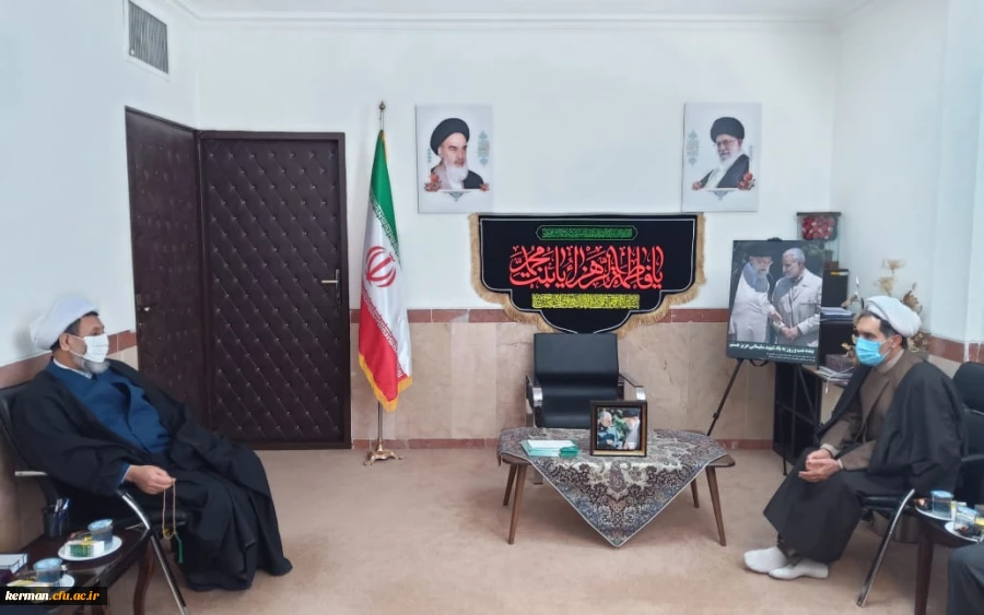  
پرداختن به بعد تربیتی مکتب شهید سلیمانی اقدام شایسته دانشگاه فرهنگیان است که باید ادامه پیدا کند  2