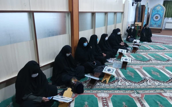 برگزاری کرسی تلاوت ومحفل انس باقرآن درفجر انقلاب 5