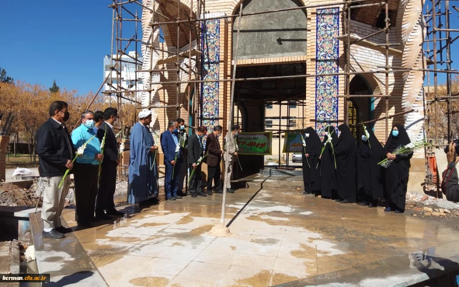 آیین غبار روبی وگل افشانی قبور مطهر شهدای گمنام دانشگاه فرهنگیان کرمان 2