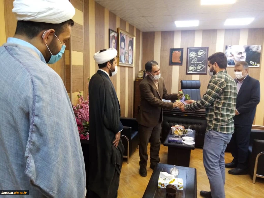 قدردانی از رشادتها وفداکاریهای جانبازان شاغل دردانشگاه فرهنگیان کرمان

 2