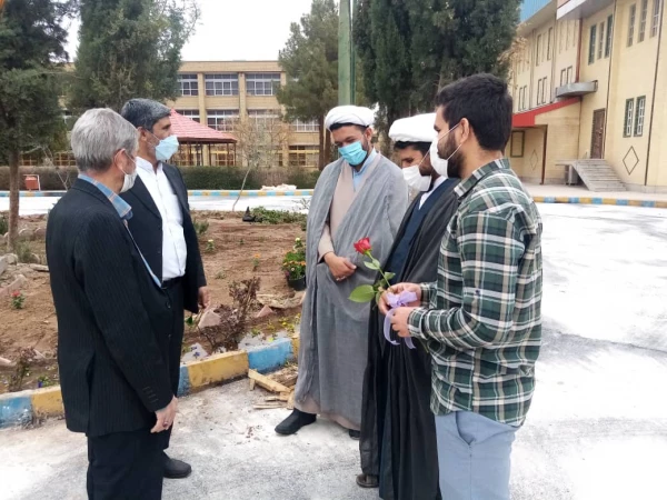 قدردانی از رشادتها وفداکاریهای جانبازان شاغل دردانشگاه فرهنگیان کرمان

 2