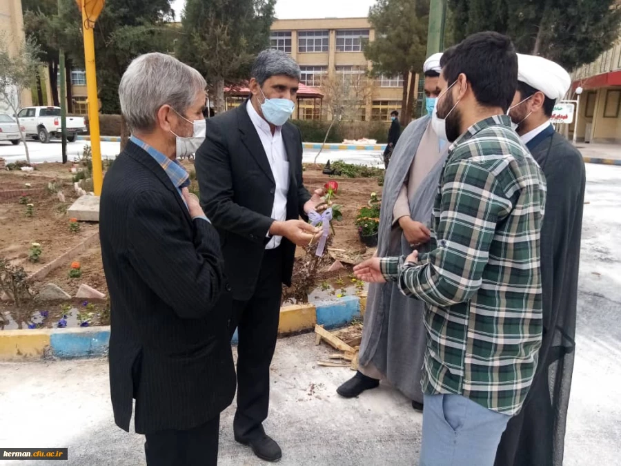 قدردانی از رشادتها وفداکاریهای جانبازان شاغل دردانشگاه فرهنگیان کرمان

 2