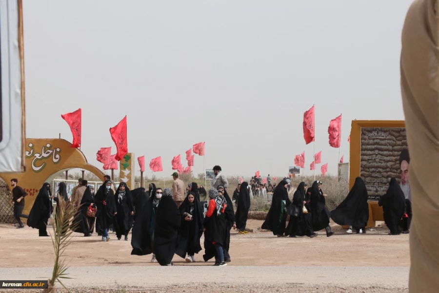 در قالب کاروان راهیان نور صورت گرفت 
اعزام ۲۵۰ دانشجو معلم دانشگاه فرهنگیان کرمان  به مناطق عملیاتی هشت سال دفاع مقدس 7