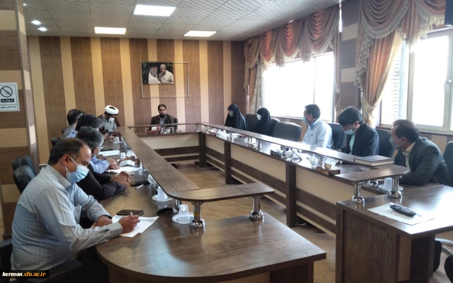 در جلسه شورای مدیریت دانشگاه فرهنگیان استان  
برسرعت پیشرفت پروژه های عمرانی دانشگاه تاکید شد 2