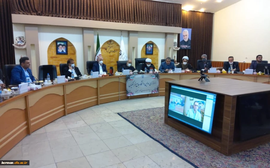 دکتر صحرایی درنشست راه اندازی اولین دانشگاه جامع فرهنگیان در کرمان خبر داد:
افزایش ۵۰ درصدی ظرفیت پذیرش دانشگاه فرهنگیان در سال  جاری 2