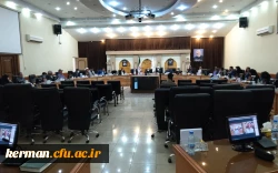 دکتر صحرایی درنشست راه اندازی اولین دانشگاه جامع فرهنگیان در کرمان خبر داد:
افزایش ۵۰ درصدی ظرفیت پذیرش دانشگاه فرهنگیان در سال  جاری 2