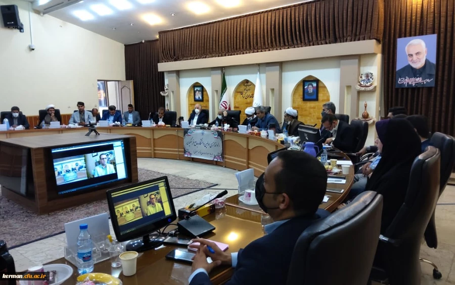 دکتر صحرایی درنشست راه اندازی اولین دانشگاه جامع فرهنگیان در کرمان خبر داد:
افزایش ۵۰ درصدی ظرفیت پذیرش دانشگاه فرهنگیان در سال  جاری 3