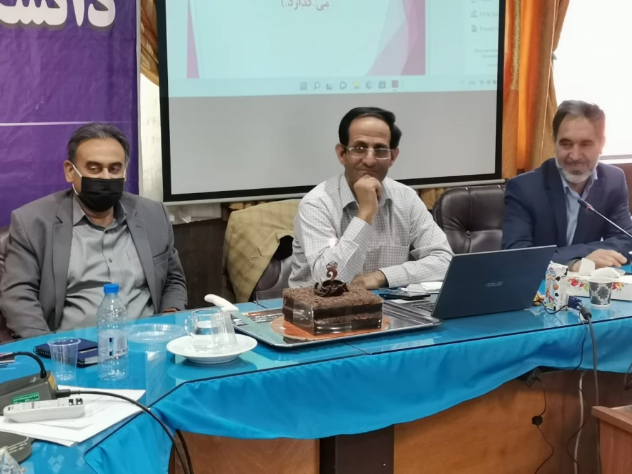 دکتر توان 
درک و تعامل همدیگر فضای سخت کاری را قابل تحمل میکند 2