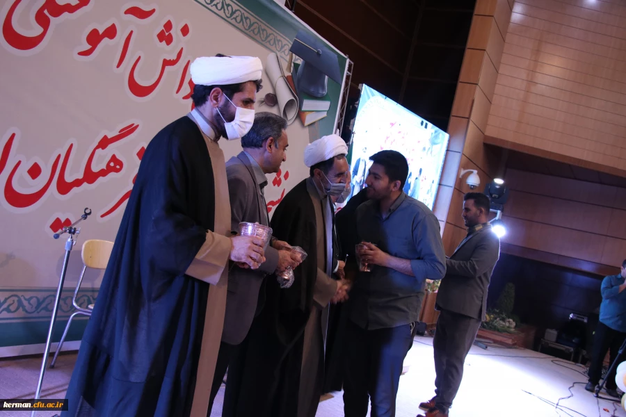 جریان آموزش وپرورش ،تعلیم و تعلم  و معلمی جریانی پویا، ماندگار و همیشگی است 14