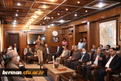 دانشگاه فضیلت دارد اما اگر برای تربیت معلم باشد، فضیلت بیشتری دارد 
 2