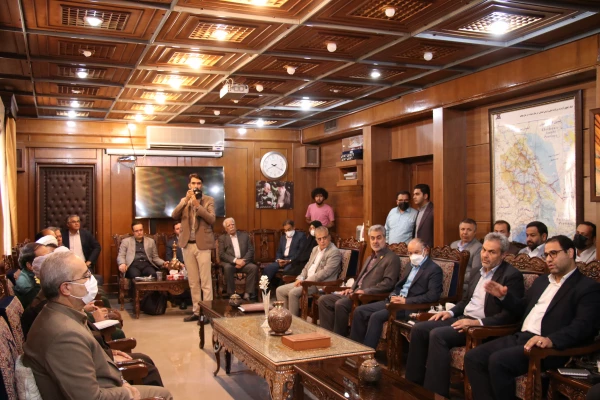 دانشگاه فضیلت دارد اما اگر برای تربیت معلم باشد، فضیلت بیشتری دارد 
 2