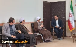 نماینده ولی فقیه  در استان و امام جمعه کرمان تاکید کرد:
ضرورت سختگیری و جدیت بیشتر در جذب معلمان 2