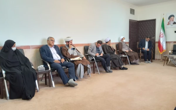 نماینده ولی فقیه  در استان و امام جمعه کرمان تاکید کرد:
ضرورت سختگیری و جدیت بیشتر در جذب معلمان 2