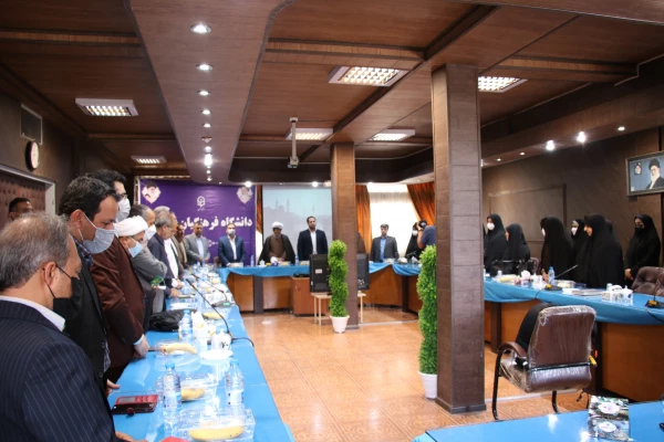 رئیس دانشگاه فرهنگیان کشور:
94 هزار و 400 دانشجو معلم در کشور در حال تحصیل هستند  2