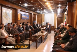 دانشگاه فضیلت دارد اما اگر برای تربیت معلم باشد، فضیلت بیشتری دارد 
 4