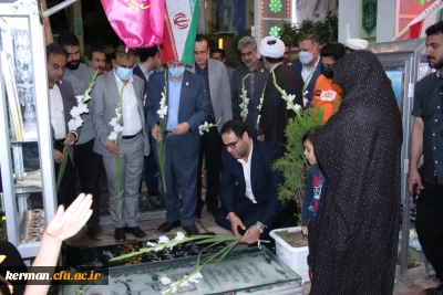 ادای احترام رئیس دانشگاه فرهنگیان کشور به سردار شهید 