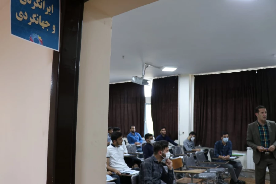 ششمین جشنواره رویش قطب یک کشور ،همراه با برگزاری دوره توانمندسازی دبیران کانون های مکتب شهی سلیمانی ، بیانیه گام دوم انقلاب اسلامی ،ایرانگردی و ایران شناسی دردانشگاه فرهنگیان استان کرمان 15