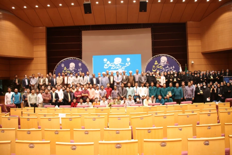  معاونت فرهنگی و اجتماعی دانشگاه فرهنگیان کشور:
"جشنواره رویش" زمینه ای برای بروز و تجلی استعدادها، تبادل اندیشه و افکار است 2