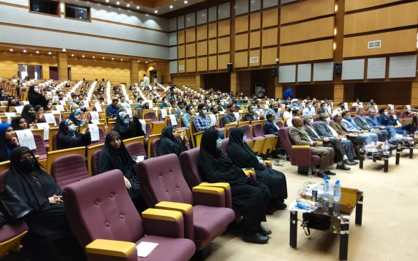 مدیرکل آموزش و پرورش  استان کرمان:
"جشنواره رویش" دانشجو معلمان زمینه رویش معلمان در تراز نظام و تحقق مفاد سند تحول بنیادین را فراهم می کند 2