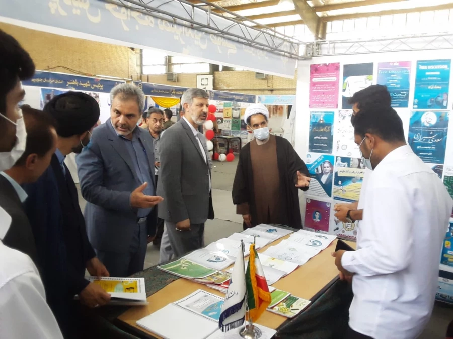 توسط معاون وزیرپرورشی آموزش وپرورش صورت گرفت:
بازدید از ششمین نمایشگاه جشنواره رویش قطب یک کشور در کرمان 2