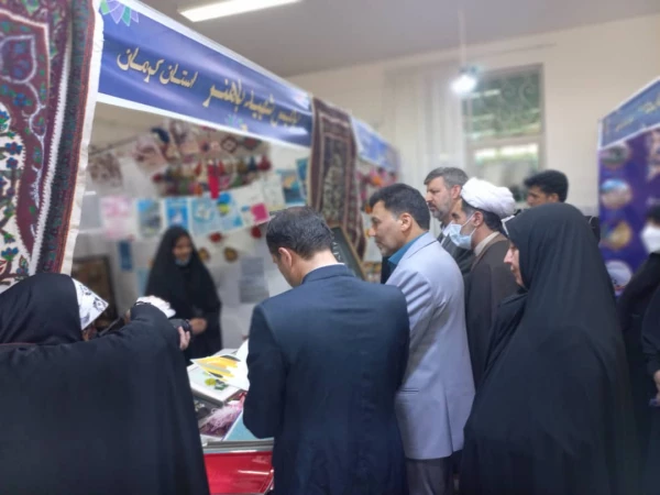 توسط معاون وزیرپرورشی آموزش وپرورش صورت گرفت:
بازدید از ششمین نمایشگاه جشنواره رویش قطب یک کشور در کرمان 2