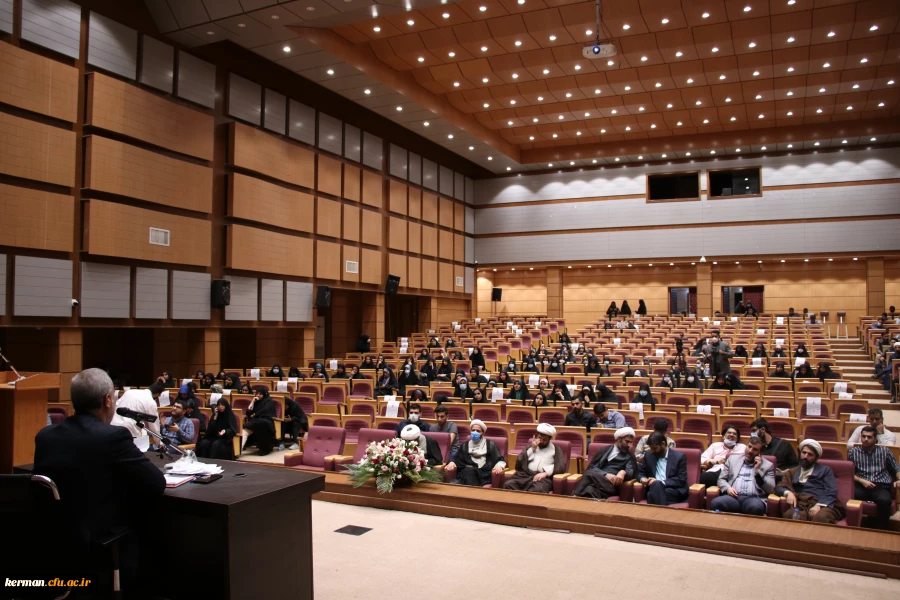 حضور استاندار کرمان درجلسه پرسش وپاسخ دانشجویان شرکت کننده در طرح* حامیم* 2