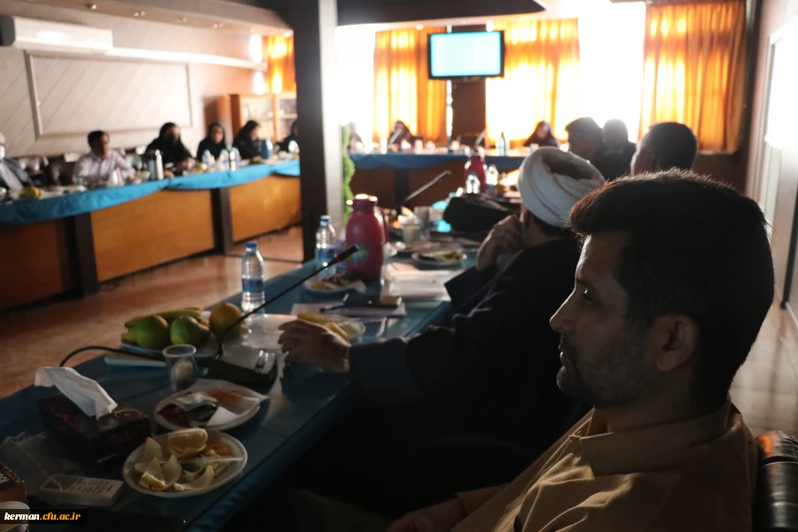 معاون فرهنگی و اجتماعی دانشگاه فرهنگیان کشور در کرمان عنوان کرد:
*دانشجو معلمان باید در موضوع مبارزه با آسیب های اجتماعی توانمند شوند* 2