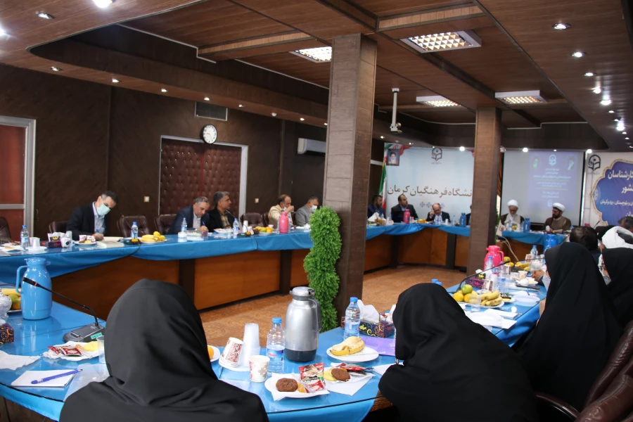 دکتر رضایی مدیرکل آموزش و پرورش استان کرمان:
*راه تحول در آموزش و پرورش از دانشگاه فرهنگیان می گذرد* 2