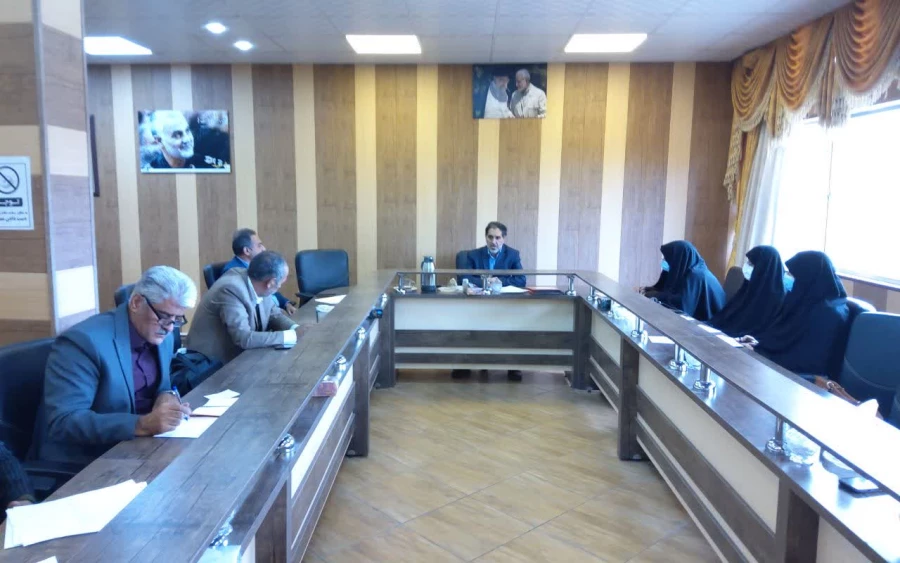 کارورزی فرصت برقراری ارتباط آموخته های نظری با محیط های واقعی آموزشی و تربیتی است 3