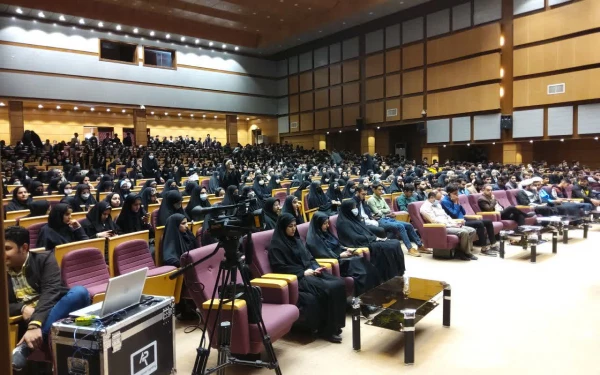 دانشجو همواره برای ملت ایران مرجع ونقش آفرین بوده است 4