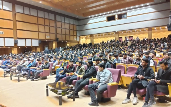 دانشجو همواره برای ملت ایران مرجع ونقش آفرین بوده است 5