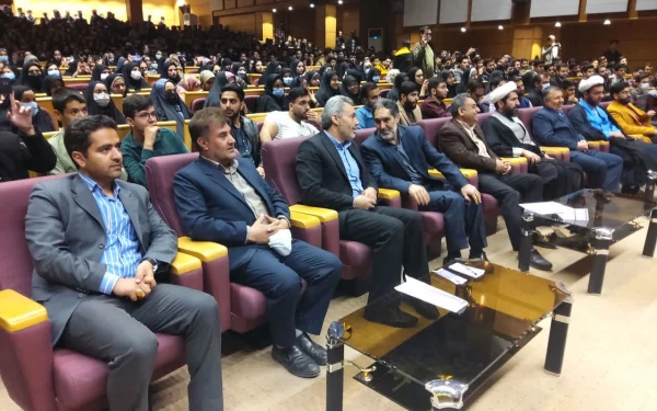 دانشجو همواره برای ملت ایران مرجع ونقش آفرین بوده است 7