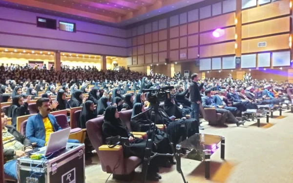 دانشجو همواره برای ملت ایران مرجع ونقش آفرین بوده است 8