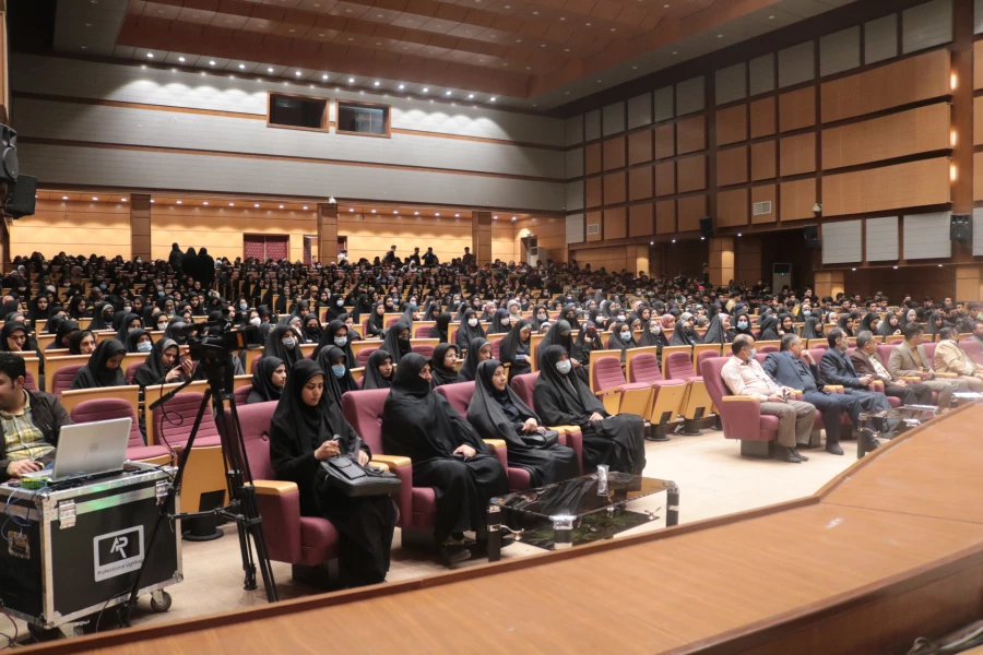 دانشجو همواره برای ملت ایران مرجع ونقش آفرین بوده است 15