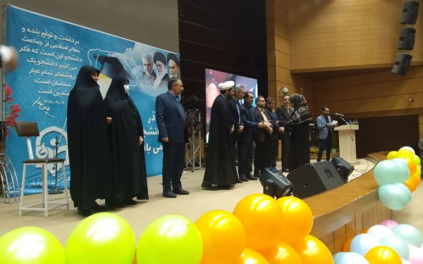 دانشجو همواره برای ملت ایران مرجع ونقش آفرین بوده است 18