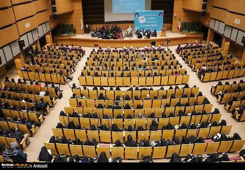 مفسر قرآن کریم با تاکید بر اینکه معلم امروز باید باسواد و دلسوز باشد؛ گفت: دانشجومعلمان خود را برای نجات نسل نو گرفتار شده در زیر رگبار شبهات آماده کنند . 2