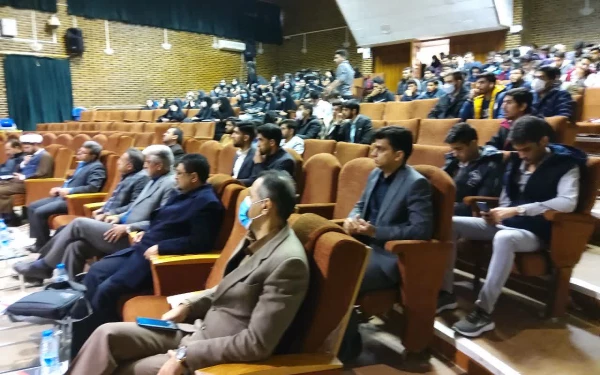 دکتر توان درمراسم گرامیداشت هفته پژوهش دردانشگاه فرهنگیان کرمان : 
پویایی جامعه درتوجه و اهمیت دادن به امر پژوهش وتحقیقات دارد 2