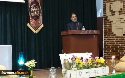 دکتر عباس توان در مراسم وداع با شهید خوشنام در پردیس شهید باهنر کرمان:

لازمه ی پیمودن راه شهدا، عشق و آگاهی توأمان است