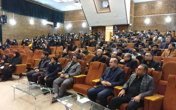 لازمه ی پیمودن راه شهدا، عشق و آگاهی توأمان است 3