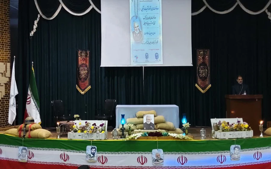 لازمه ی پیمودن راه شهدا، عشق و آگاهی توأمان است 4